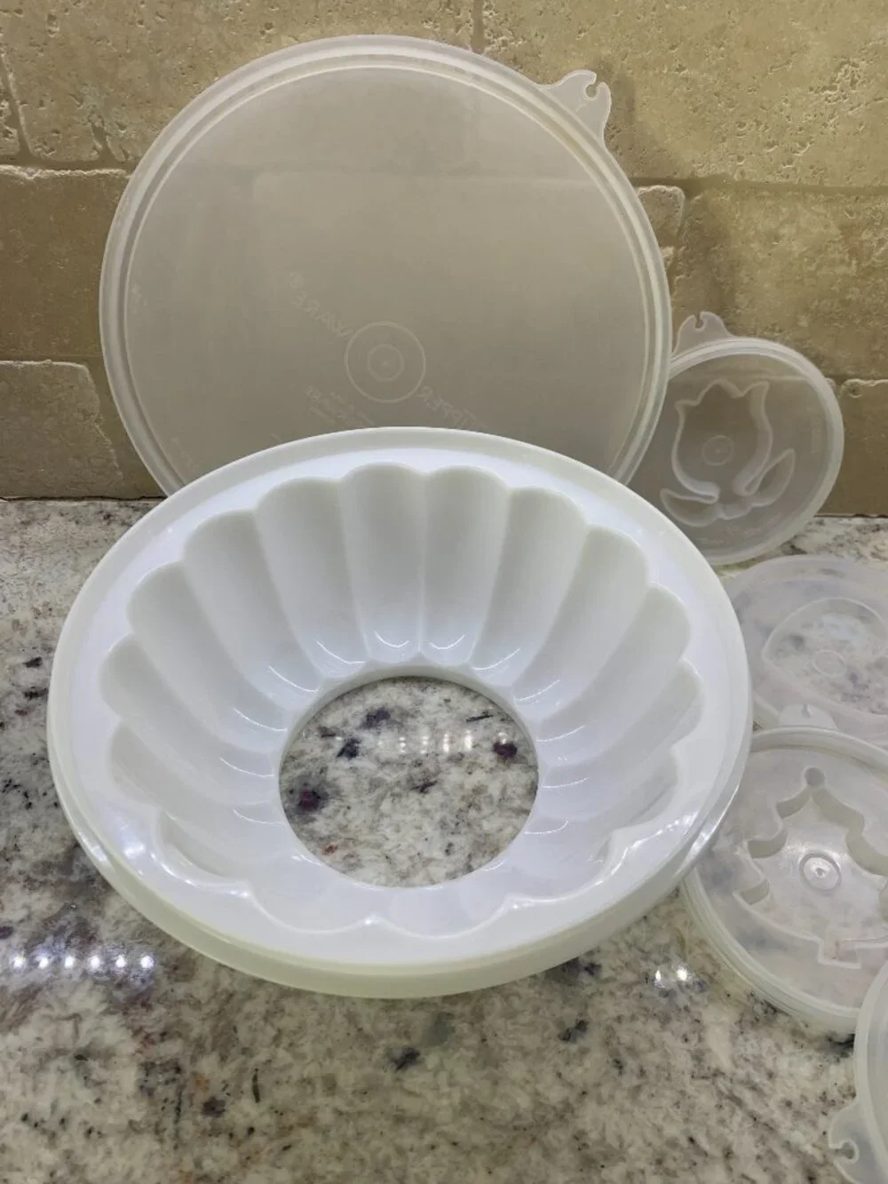 Vintage Tupperware Classic Jel-N-Serve Mold, #616 Flower, tree, heart, star